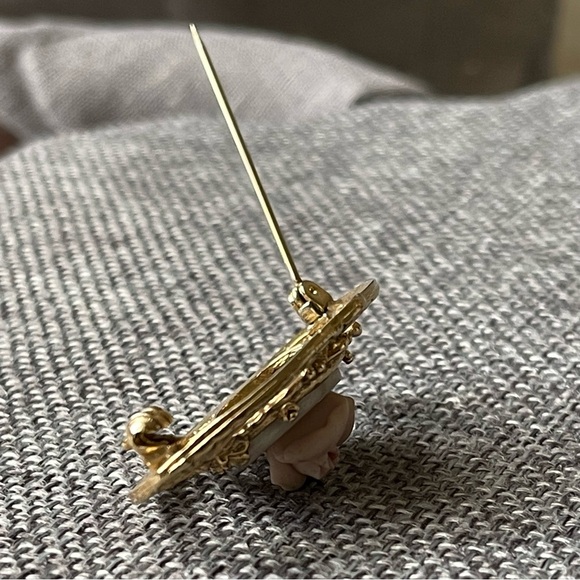 1928 | Vintage | Pink Rose Collection Porcelain Flower Gold Tone Pin Brooch - Picture 7 of 14